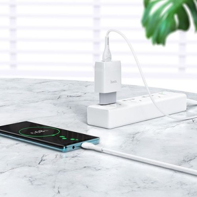 мережевий зарядний пристрій hoco c72q 1usb/18w/qc3.0 + (usb - microusb) (білий) 