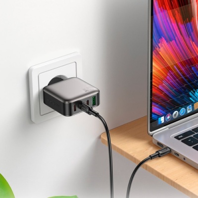 мережевий зарядний пристрій borofone bas57a gan 1usb/20w/qc3.0 + 3type-c/67w/pd (чорний) 