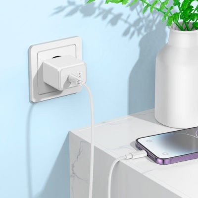 мережевий зарядний пристрій hoco cs13a 1type-c/20w/pd + (type-c - lightning) (бiлий) 